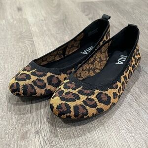 MIA Size 6.5 Cheetah Print Rubber Sole Stretch Ballet Flat Loafer Shoe EUC